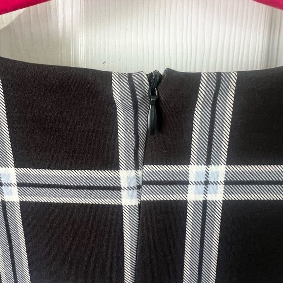 NWT Old Navy Plaid Knit Sheath Dress - Picture 8 of 9